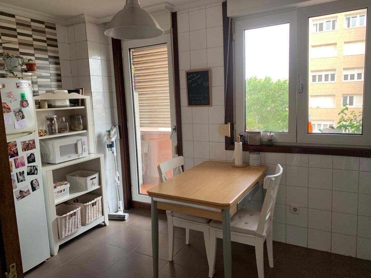 Habitacion Privada Para 2 Personas A 10 Min De La Playa Сантандер Екстериор снимка